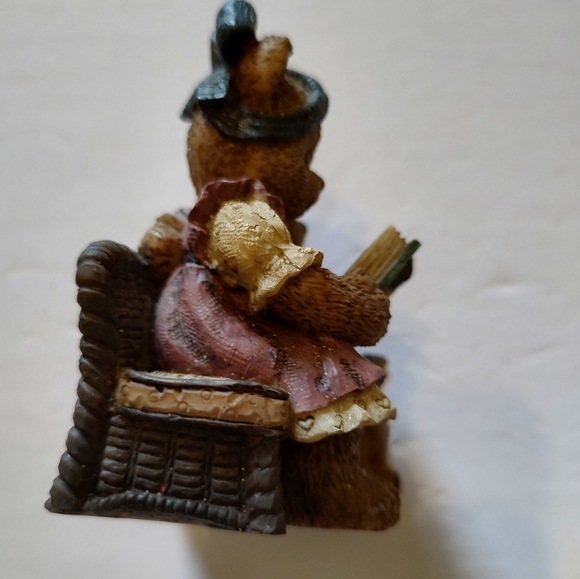 Berry Hill Bears Sharing the Word Young's Inc Girl Bears Reading the Bible - Picture 6 of 6